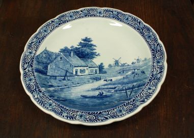 (n-7843) Maastricht Ceramique, C:M Delft Blauw, J.Sonneville suur seinataldrik