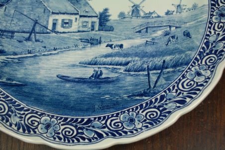 (n-7843) Maastricht Ceramique, C:M Delft Blauw, J.Sonneville suur seinataldrik