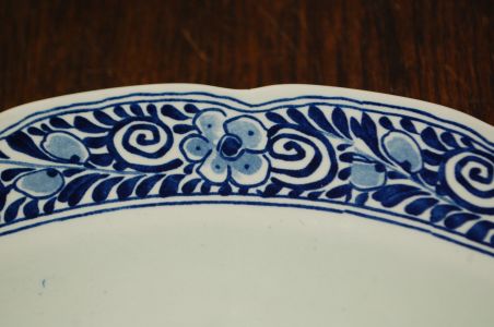 (n-7843) Maastricht Ceramique, C:M Delft Blauw, J.Sonneville suur seinataldrik