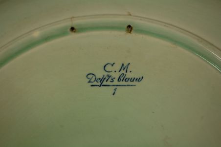 (n-7843) Maastricht Ceramique, C:M Delft Blauw, J.Sonneville suur seinataldrik