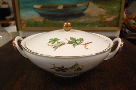 (n-7845) Bavaria Edelstein, viinamarjaokstega suur tirin