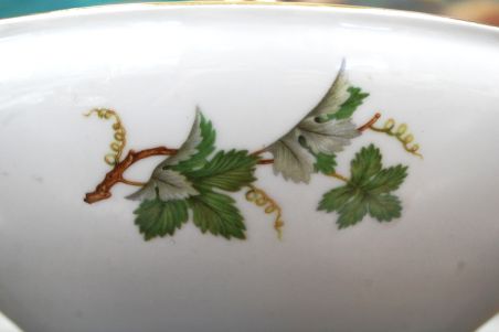 (n-7845) Bavaria Edelstein, viinamarjaokstega suur tirin