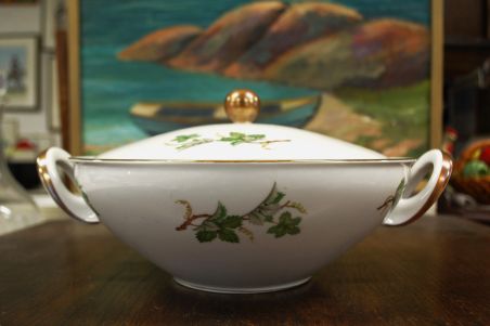 (n-7845) Bavaria Edelstein, viinamarjaokstega suur tirin