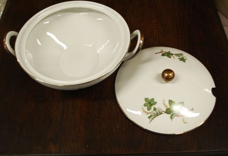 (n-7845) Bavaria Edelstein, viinamarjaokstega suur tirin