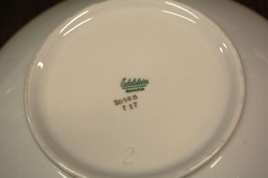 (n-7845) Bavaria Edelstein, viinamarjaokstega suur tirin