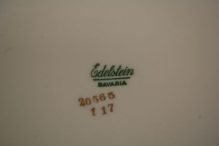 (n-7845) Bavaria Edelstein, viinamarjaokstega suur tirin