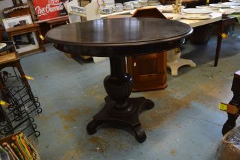 (L-824) Vana ovaalne laud - söögilaud