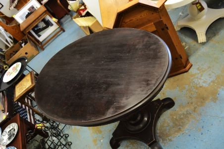 (L-824) Vana ovaalne laud - söögilaud