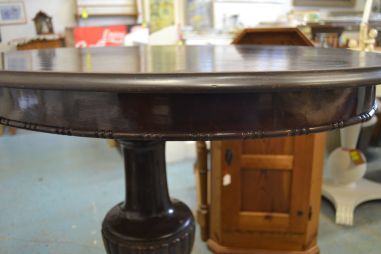 (L-824) Vana ovaalne laud - söögilaud