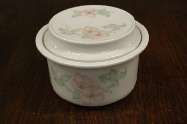 (n-7862/1) Bavaria Seltmann Weiden, õunapuu õitega kaanega vorm/kauss