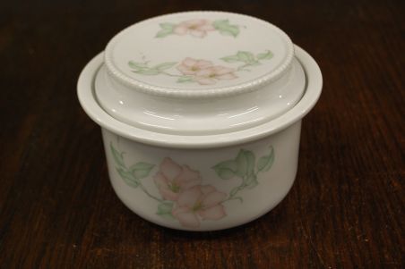 (n-7862/1) Bavaria Seltmann Weiden, õunapuu õitega kaanega vorm/kauss