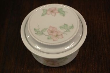 (n-7862/1) Bavaria Seltmann Weiden, õunapuu õitega kaanega vorm/kauss