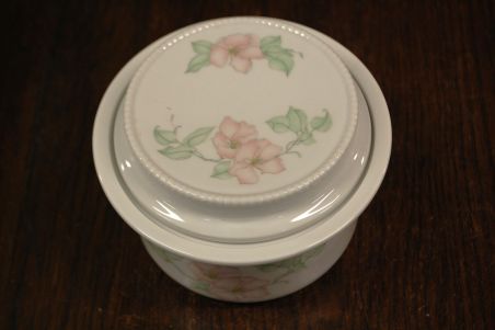 (n-7862/1) Bavaria Seltmann Weiden, õunapuu õitega kaanega vorm/kauss