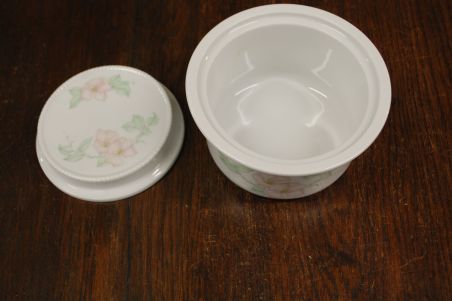 (n-7862/1) Bavaria Seltmann Weiden, õunapuu õitega kaanega vorm/kauss