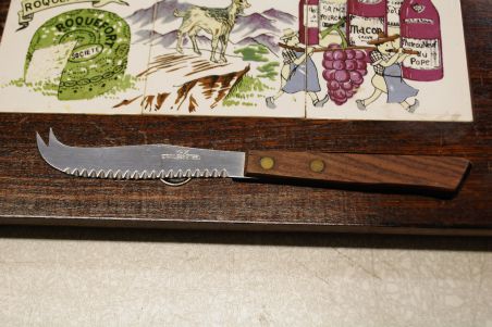 (n-7863) Lõikelaud noaga/ juustualus