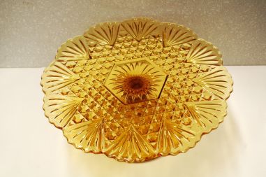 (n-7868) Kollane klaasist tordvaagen kõrgel jalal