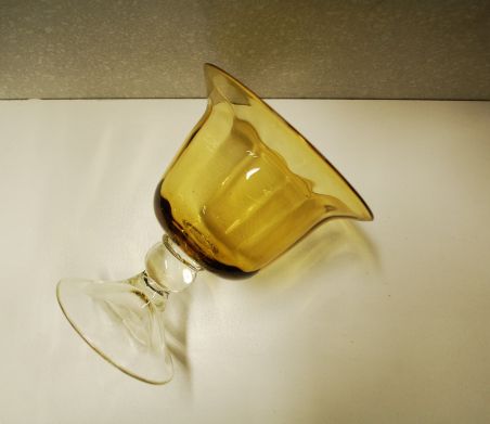 (n-7869) Kollane klaasist jalal kauss