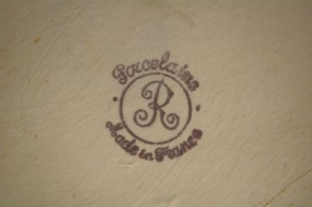 (n-7871) Revol Porzelaine, lilleline soolavakk