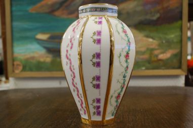 (n-7872) Lille dekooriga lillevaas