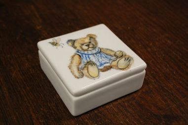 (n-7876) Ehtetoos "Karu ja mesilased"