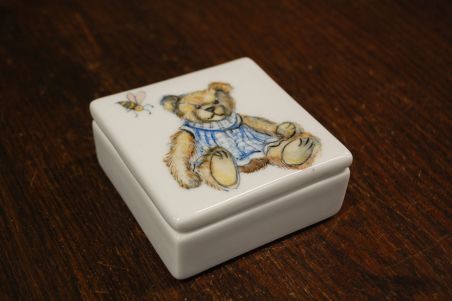 (n-7876) Ehtetoos "Karu ja mesilased"