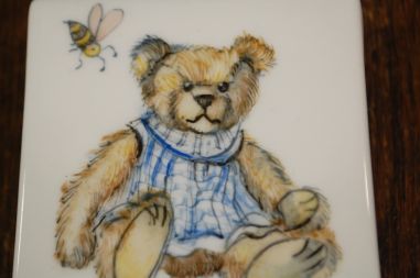 (n-7876) Ehtetoos "Karu ja mesilased"