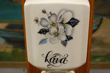 (n-7880) Porkert, seinapealne kohviveski