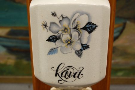 (n-7880) Porkert, seinapealne kohviveski