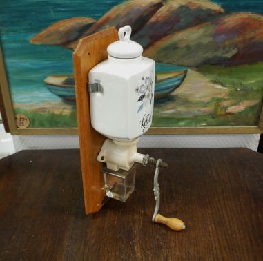 (n-7880) Porkert, seinapealne kohviveski