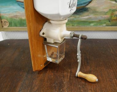 (n-7880) Porkert, seinapealne kohviveski