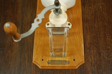 (n-7880) Porkert, seinapealne kohviveski