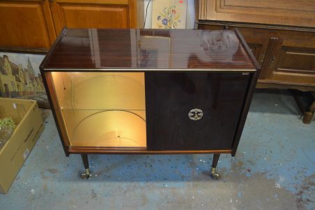 (L-826/1) Retro baarikapp