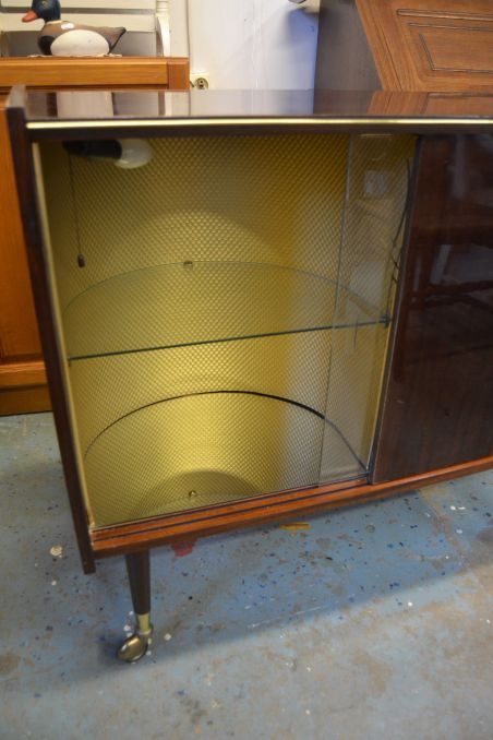 (L-826/1) Retro baarikapp