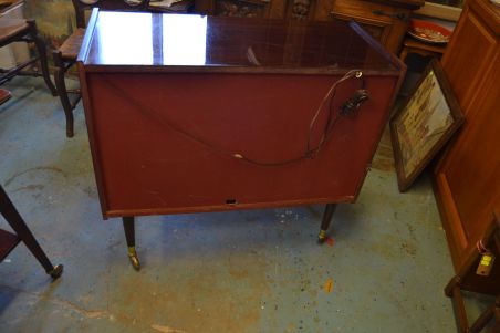 (L-826/1) Retro baarikapp