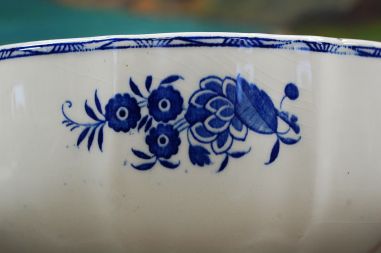 (n-7883/2) Boch Freres la Louviere, Grand Bouquet, kauss