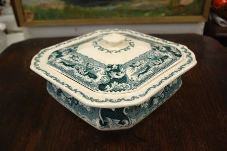 (n-7884) Maestricht, Societe Ceramique, Victoria, roheline tirin