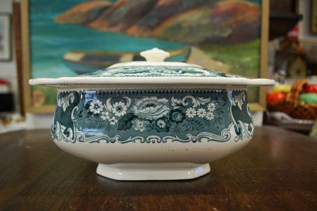 (n-7884) Maestricht, Societe Ceramique, Victoria, roheline tirin