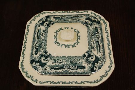 (n-7884) Maestricht, Societe Ceramique, Victoria, roheline tirin