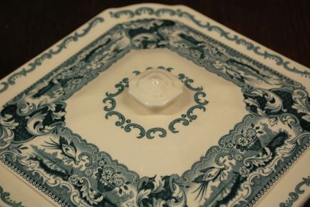 (n-7884) Maestricht, Societe Ceramique, Victoria, roheline tirin