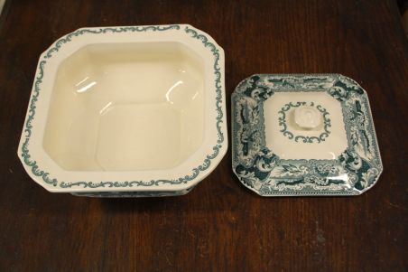 (n-7884) Maestricht, Societe Ceramique, Victoria, roheline tirin