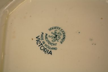 (n-7884) Maestricht, Societe Ceramique, Victoria, roheline tirin