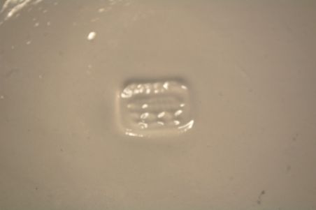 (n-7891) Lõvipeadega valge tirin