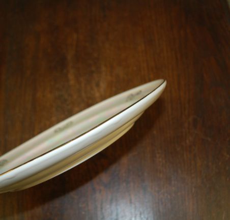 (n-7906) Pärlmutterpinnaga kena vaagen "Madonna"