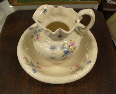 (n-7907) Staffordshire England, suur kann ja kauss "Lõvilõuad"