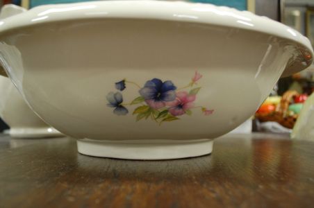 (n-7907) Staffordshire England, suur kann ja kauss "Lõvilõuad"