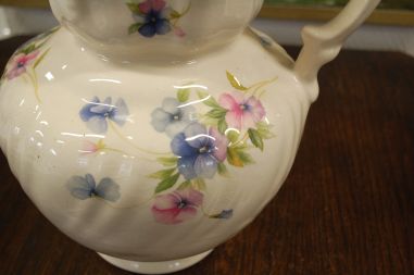 (n-7907) Staffordshire England, suur kann ja kauss "Lõvilõuad"