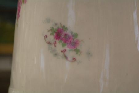 (n-7910) Petre a Baudour, uhke kann