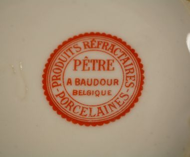 (n-7910) Petre a Baudour, uhke kann