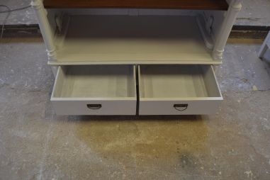 (L-829) Suur valge riiulitega kapp