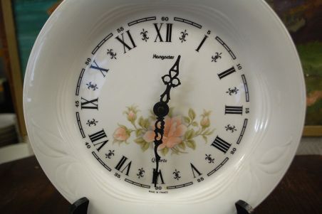 (n-7915) Hangarter, portselanist seinakell